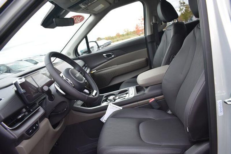 New 2026 Kia Carnival Hybrid EXImage 25