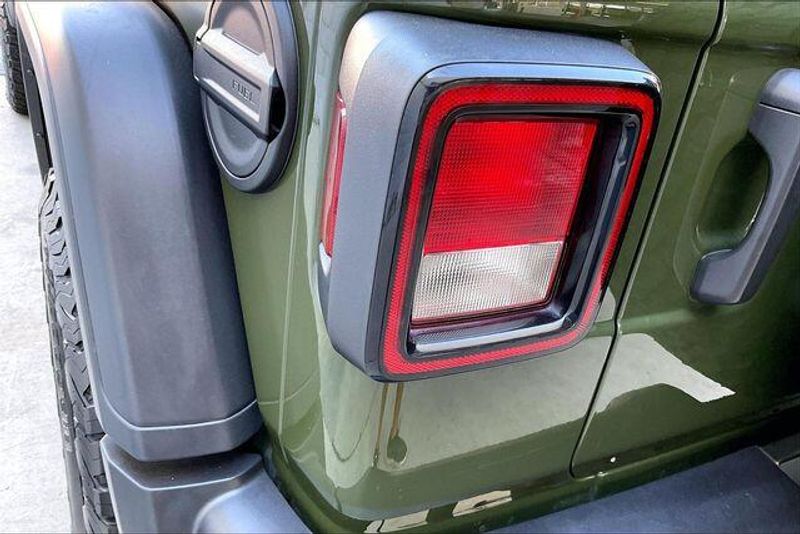 Used 2023 Jeep Wrangler RubiconImage 28