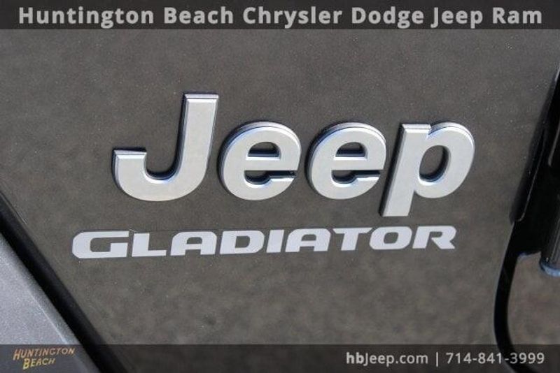 2020 Jeep Gladiator OverlandImage 13
