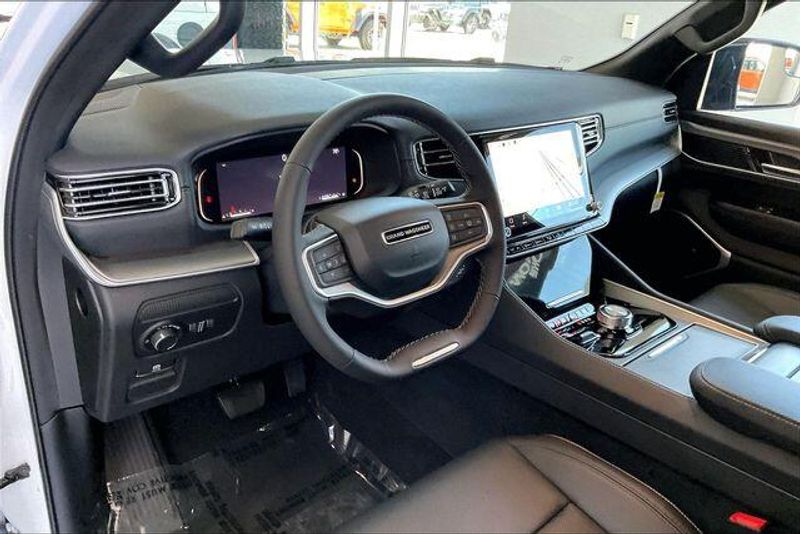 2026 Jeep Grand Wagoneer Limited Altitude 4x4Image 5