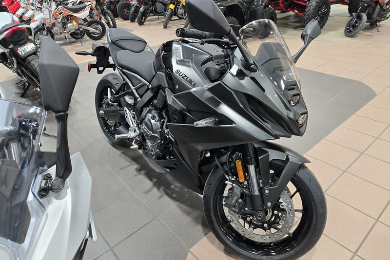 2025 SUZUKI GSX8R MATTE METALLIC BLACK 