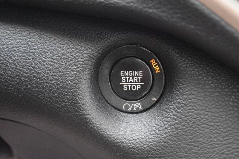 Used 2018 Jeep Cherokee LimitedImage 25