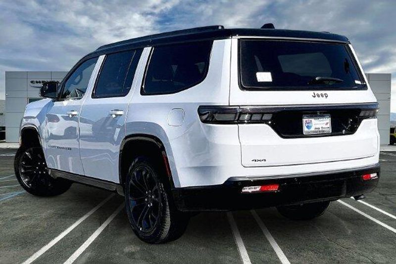 2026 Jeep Grand Wagoneer Summit Obsidian 4x4Image 2