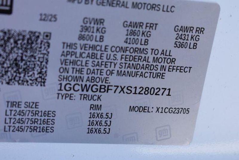 New 2025 Chevrolet Express 2500 Work VanImage 32