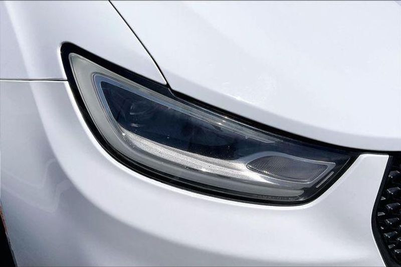 Used 2023 Chrysler Pacifica Hybrid LimitedImage 27
