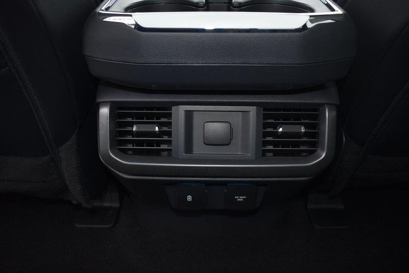 2025 Ford F-150 LariatImage 16