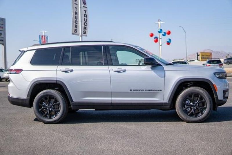 2025 Jeep Grand Cherokee L Altitude XImage 8