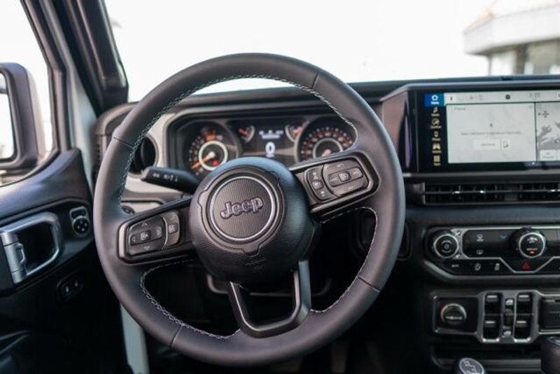 Used 2025 Jeep Wrangler Sport SImage 15