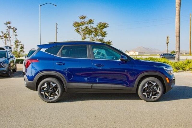 2025 Kia Seltos EXImage 8