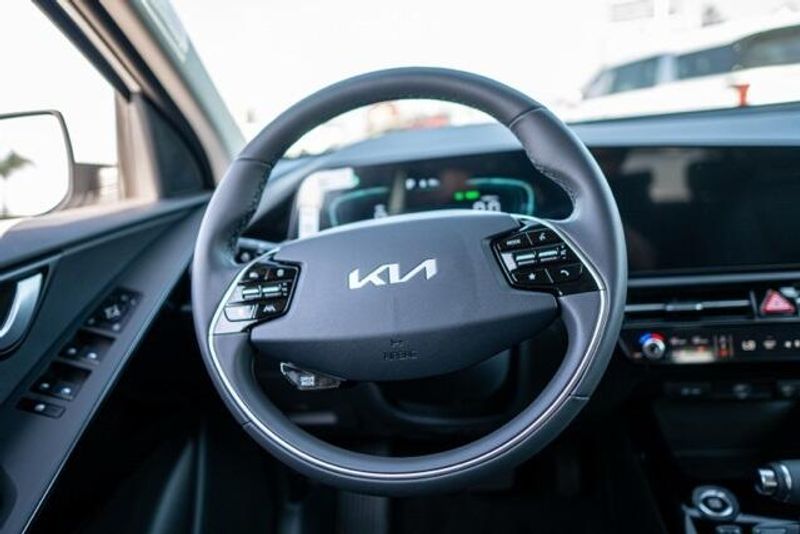 2025 Kia Niro EXImage 17