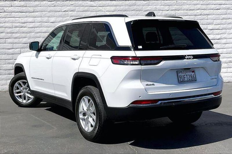 Used 2025 Jeep Grand Cherokee Laredo XImage 10