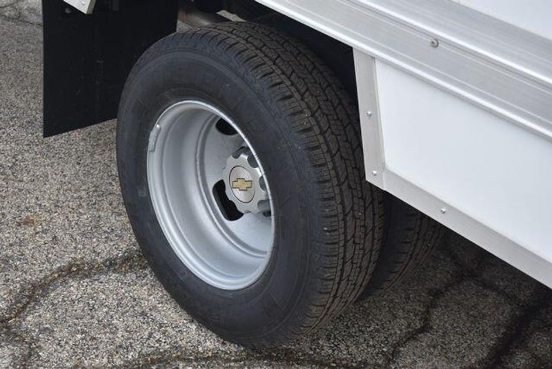 New 2025 Chevrolet Express 3500 Work VanImage 15