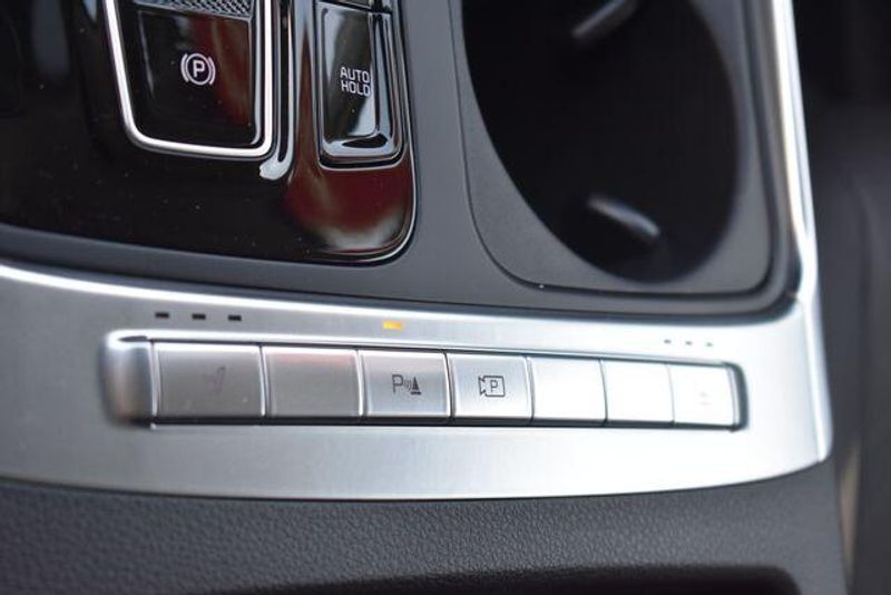 New 2026 Kia Carnival Hybrid EXImage 26