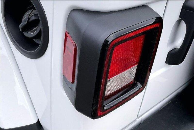 New 2027 Jeep Wrangler 4-door California EditionImage 12