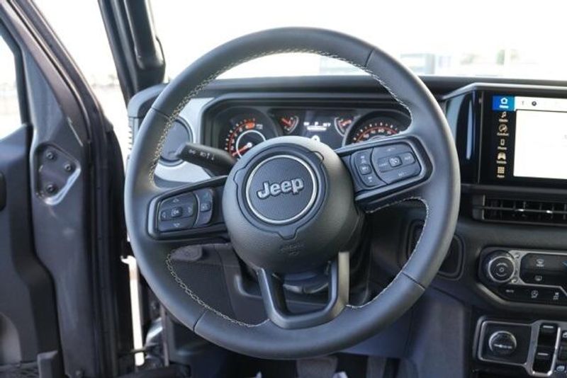 Used 2025 Jeep Wrangler Sport SImage 16
