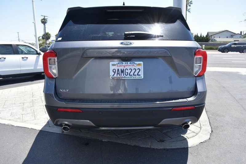 Used 2022 Ford Explorer XLTImage 5