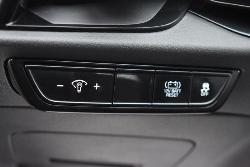 New 2025 Kia Niro EXImage 23