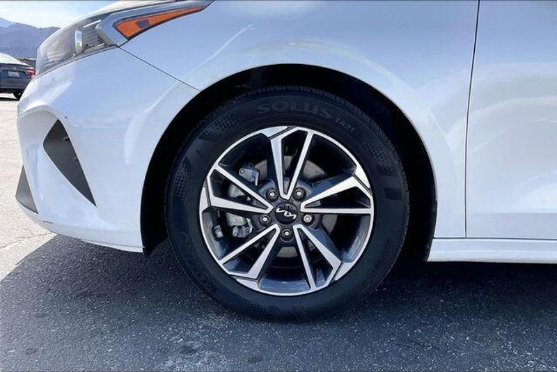 Used 2023 Kia Forte LXSImage 8
