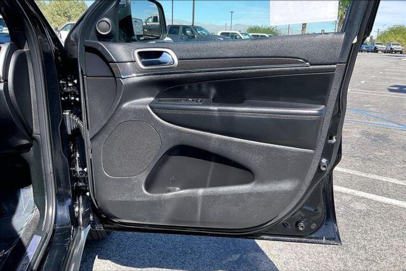 Used 2018 Jeep Grand Cherokee LimitedImage 21