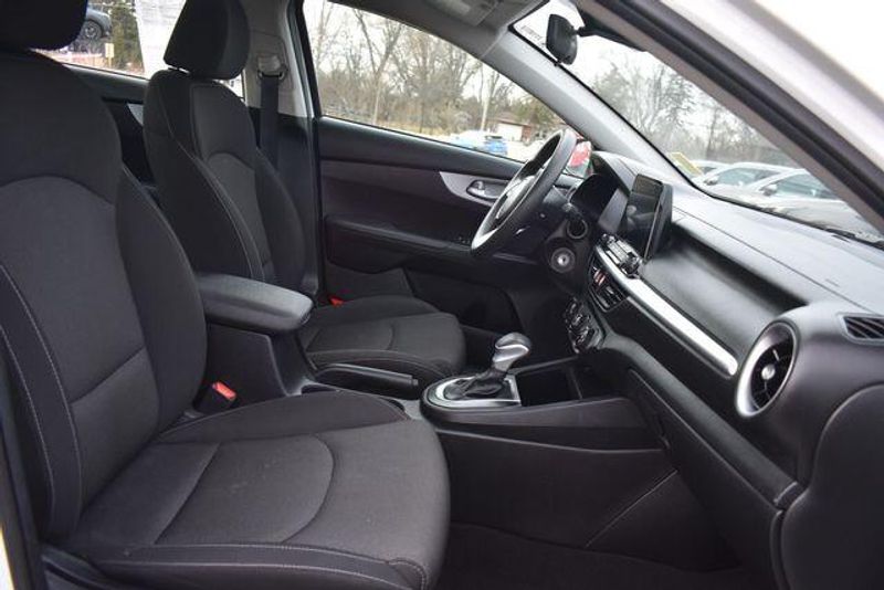 Used 2023 Kia Forte LXSImage 13