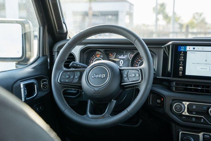 Used 2025 Jeep Wrangler Sport SImage 22