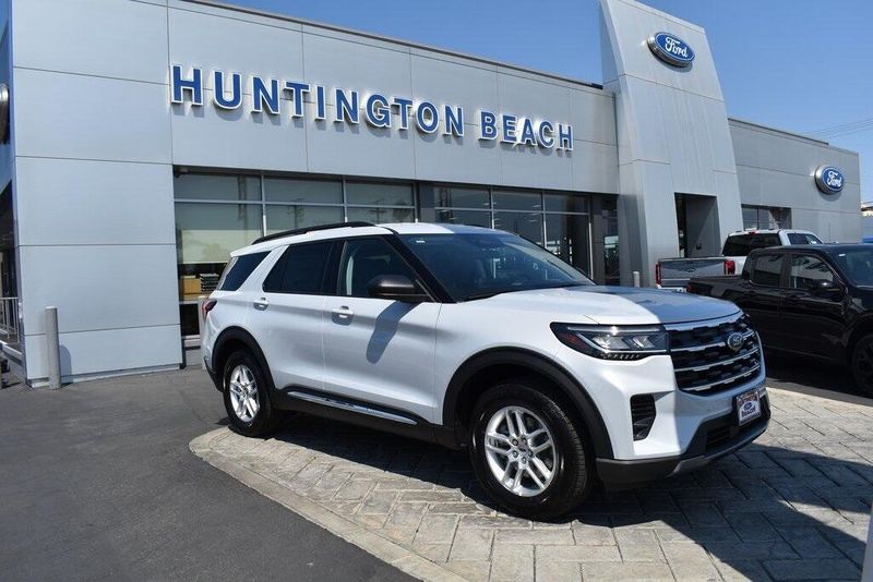 New 2025 Ford Explorer ActiveImage 1