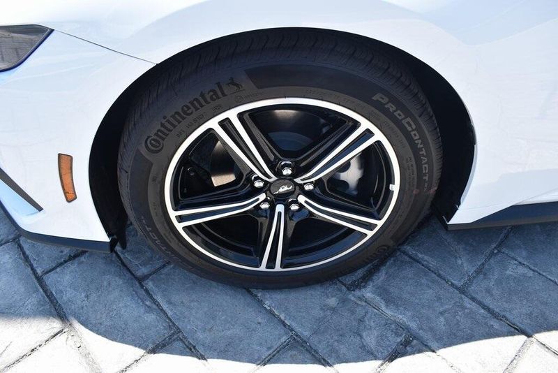 New 2025 Ford Mustang EcoBoostImage 4