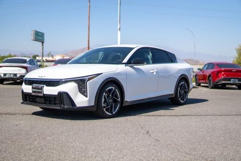 New 2025 Kia K4 GT-LineImage 3