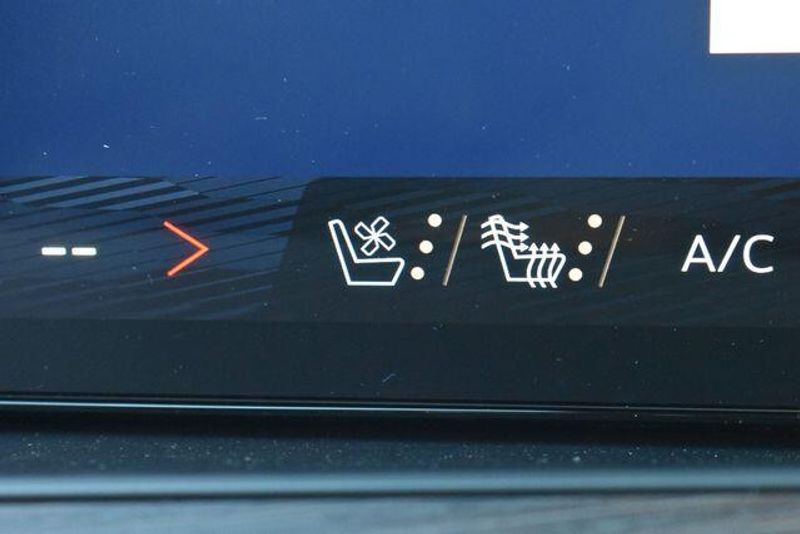 New 2026 Chevrolet Suburban PremierImage 37