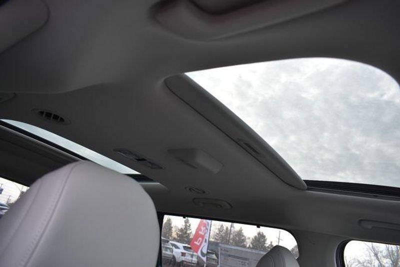 New 2026 Kia Carnival Hybrid SXImage 14