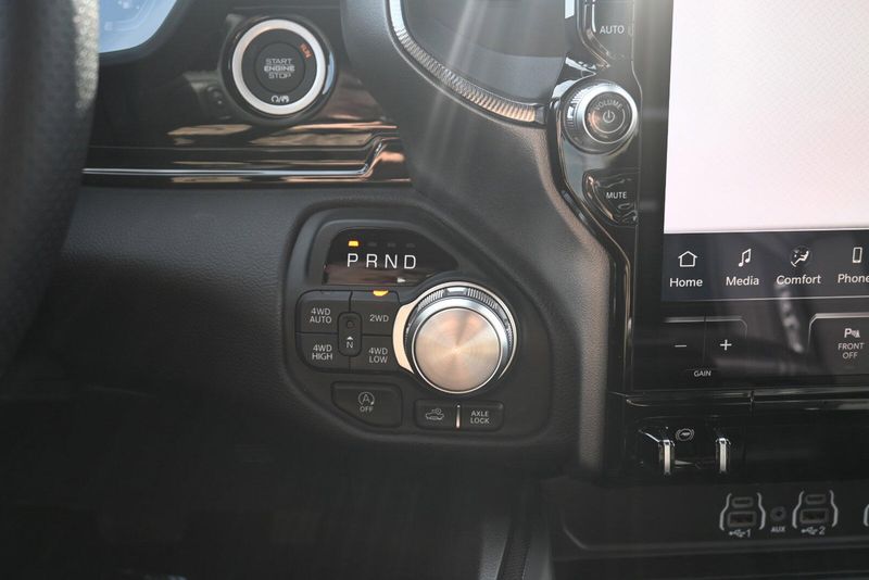 2025 RAM 1500 RebelImage 30