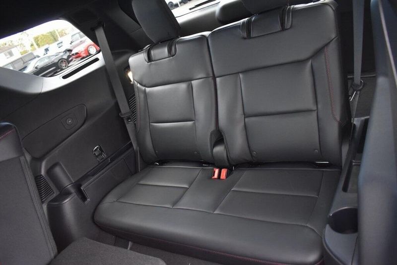 2025 Ford Explorer ST-LineImage 7