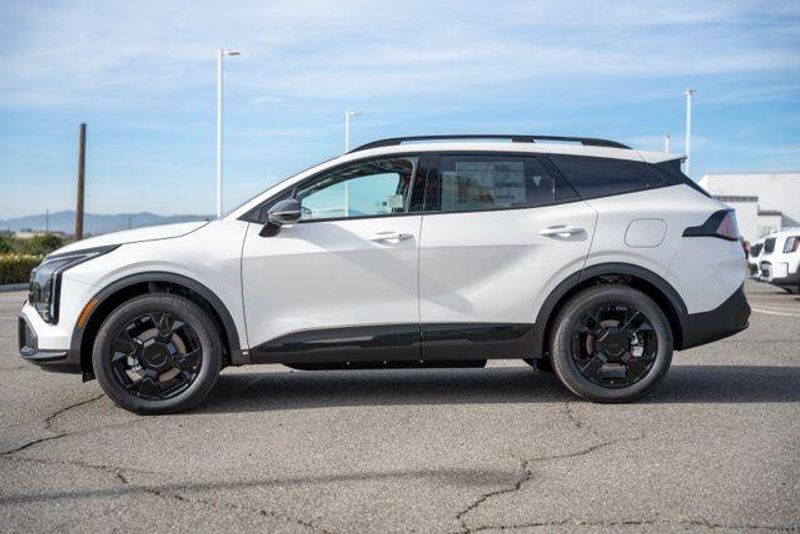 New 2026 Kia Sportage Plug-In Hybrid X-LineImage 4