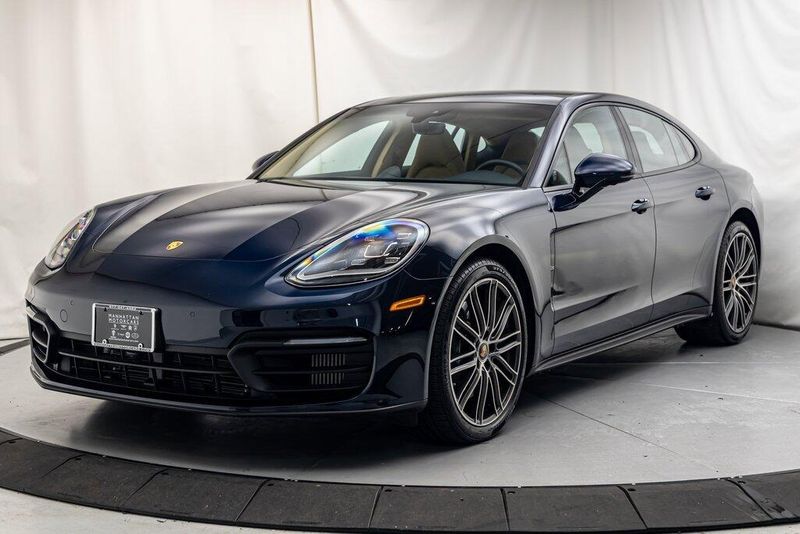 2021 Porsche Panamera 4Image 1