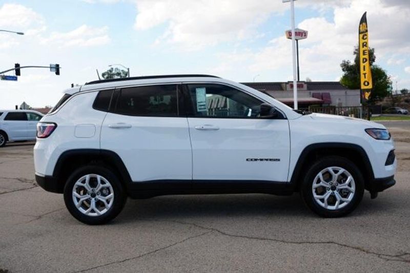 Used 2025 Jeep Compass LatitudeImage 8