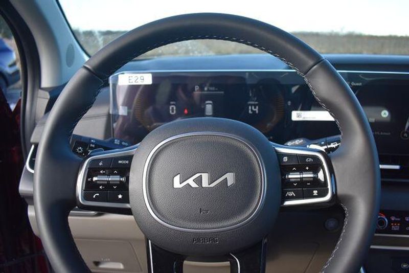 New 2026 Kia Carnival Hybrid EXImage 32