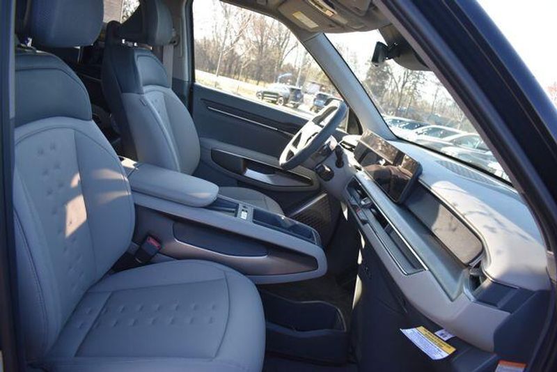 New 2026 Kia EV9 WindImage 15