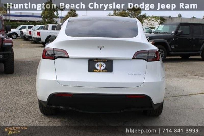 2023 Tesla Model Y Long RangeImage 3