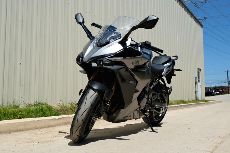 2025 SUZUKI GSXS1000GT METALLIC OORT GRAY NO3 