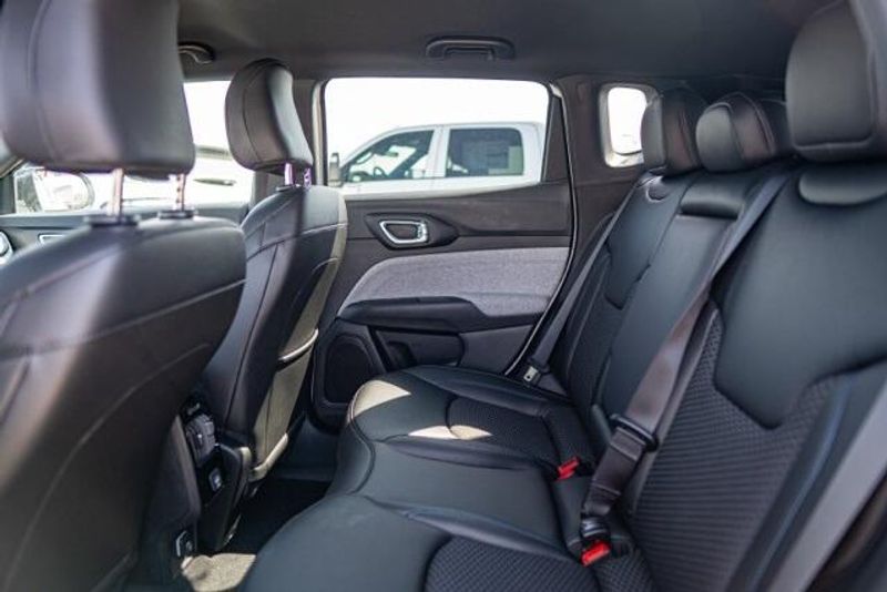 New 2025 Jeep Compass LatitudeImage 12