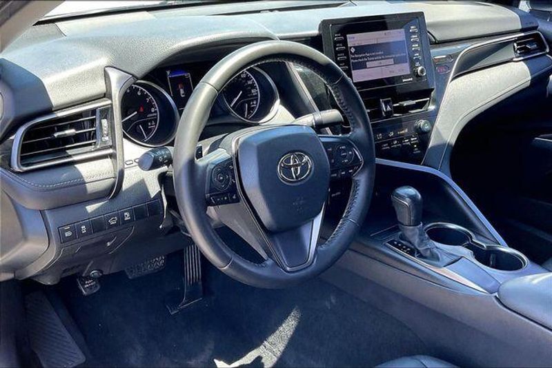 Used 2021 Toyota Camry SEImage 14