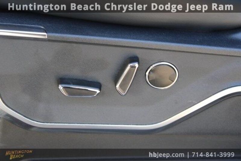 2022 Ford F-150 RaptorImage 38