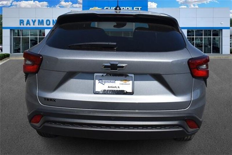 2025 Chevrolet Trax LSImage 4