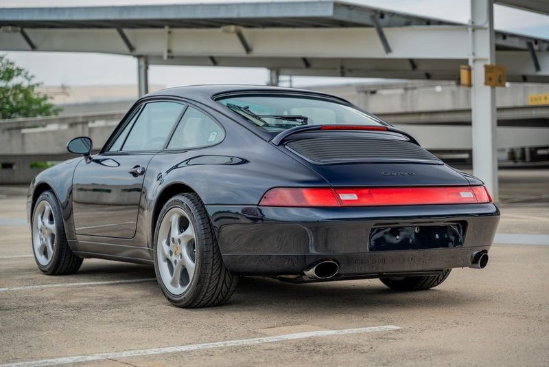 1995 Porsche 911 Carrera 4Image 10