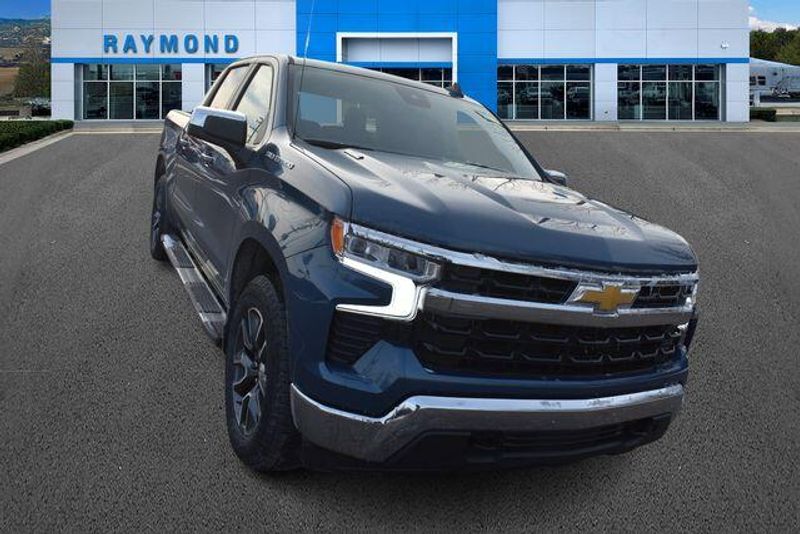 Used 2024 Chevrolet Silverado 1500 LTImage 10