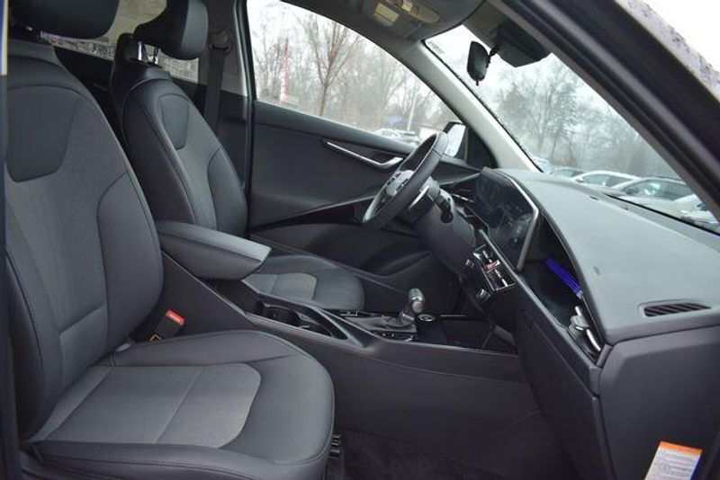 New 2025 Kia Niro EXImage 13