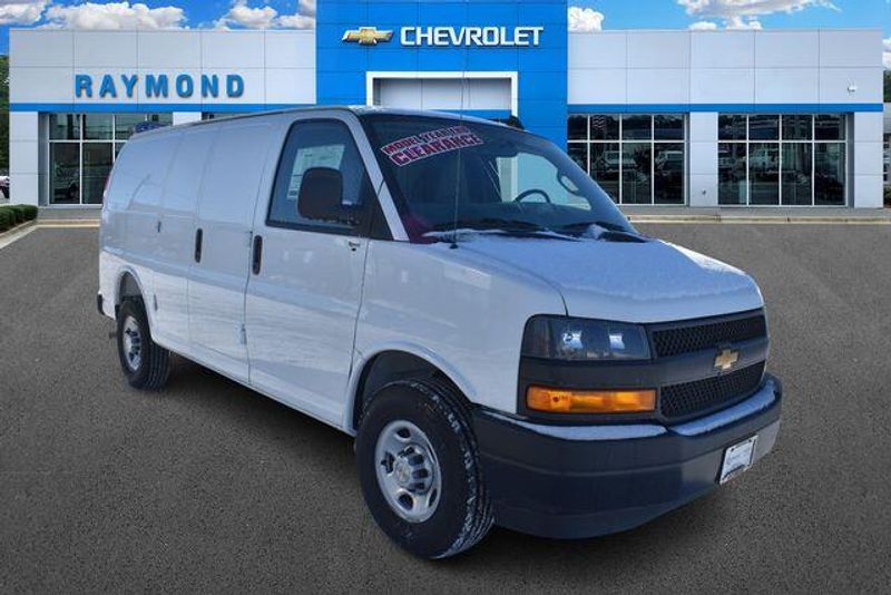 New 2025 Chevrolet Express 2500 Work VanImage 1