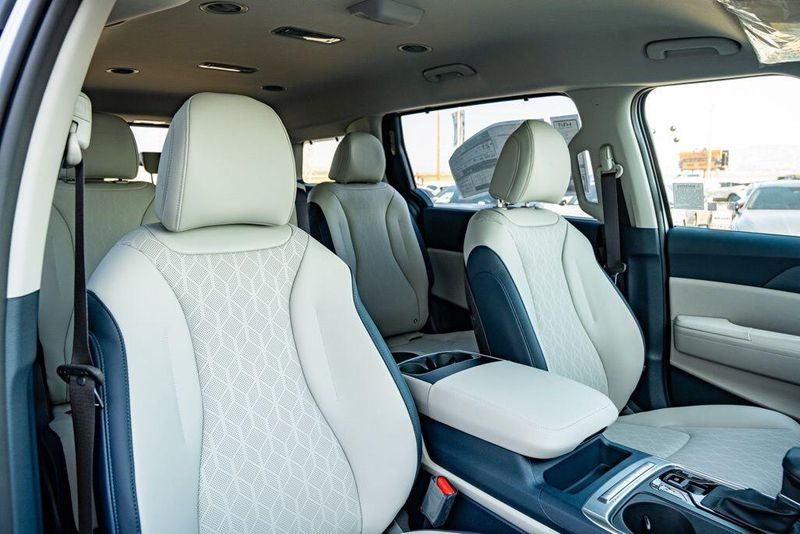 New 2026 Kia Carnival EXImage 23