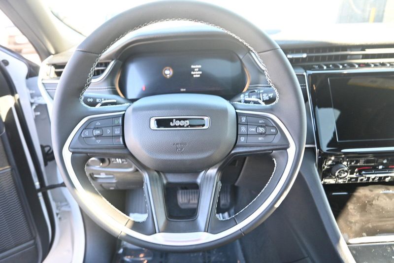 2025 Jeep Grand Cherokee L Altitude XImage 23