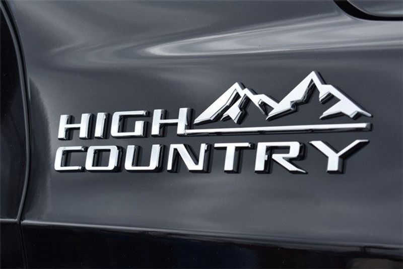 2024 Chevrolet Suburban High CountryImage 11